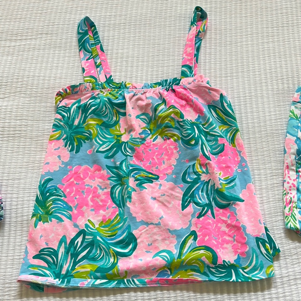 Lily tank.  Size small.